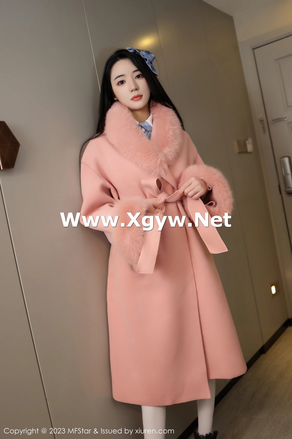 Xgyw.Net_[MFStar模范学院]Vol.591_新人模特汐汐爱吃草莓性感白T配格子短裙秀丰腴身材诱惑写真81P
