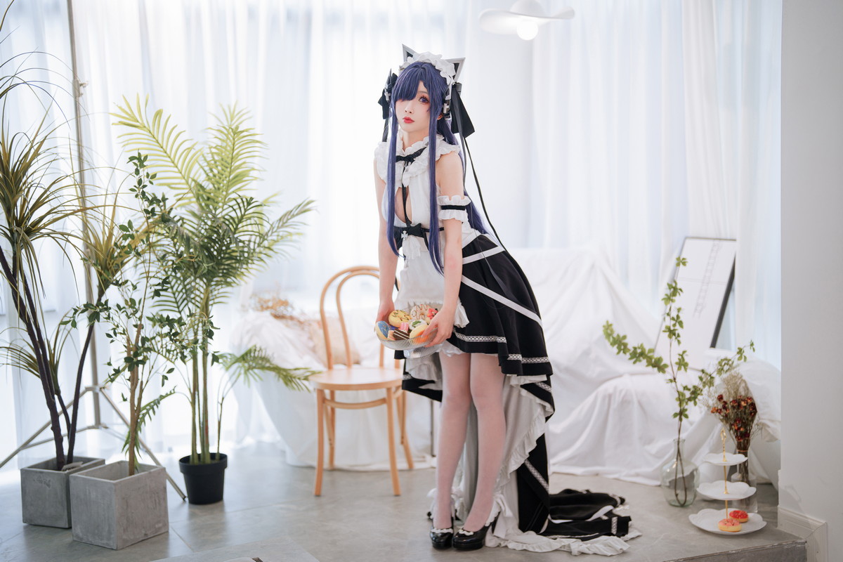 Xgyw.Net_网络美女rioko凉凉子奥古斯特女仆装主题性感白色女仆装配白丝吊袜诱惑写真40P