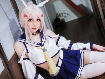 网络青春美女焖焖碳绫波改主题性感学姐工作服百褶裙配白丝袜秀完美身材骚扰写真25P