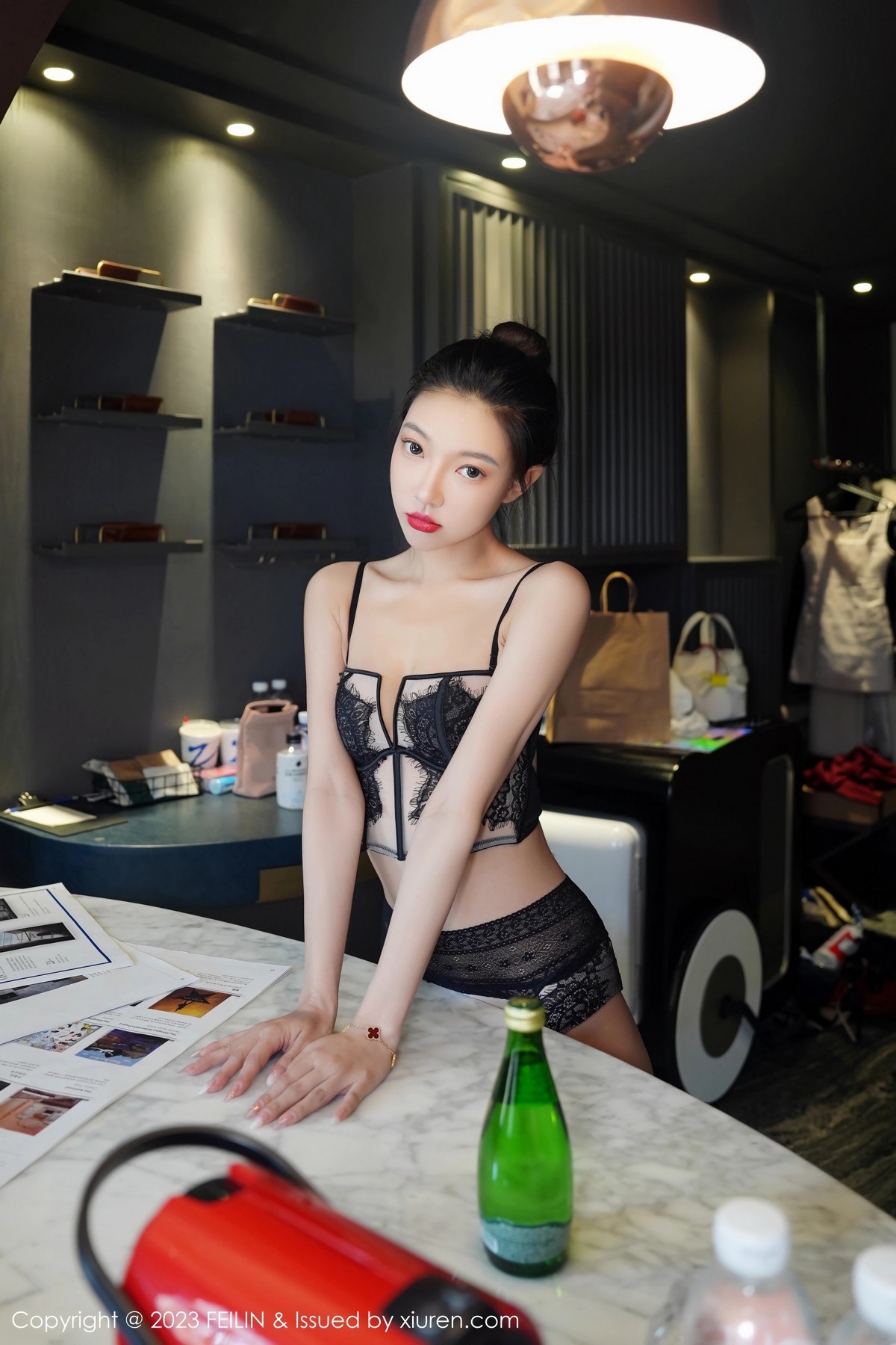 Xgyw.Net_[FeiLin嗲囡囡]VOL.465_女神冯木木LRIS性感黑色情趣内衣配黑丝吊袜秀完美身材诱惑写真92P