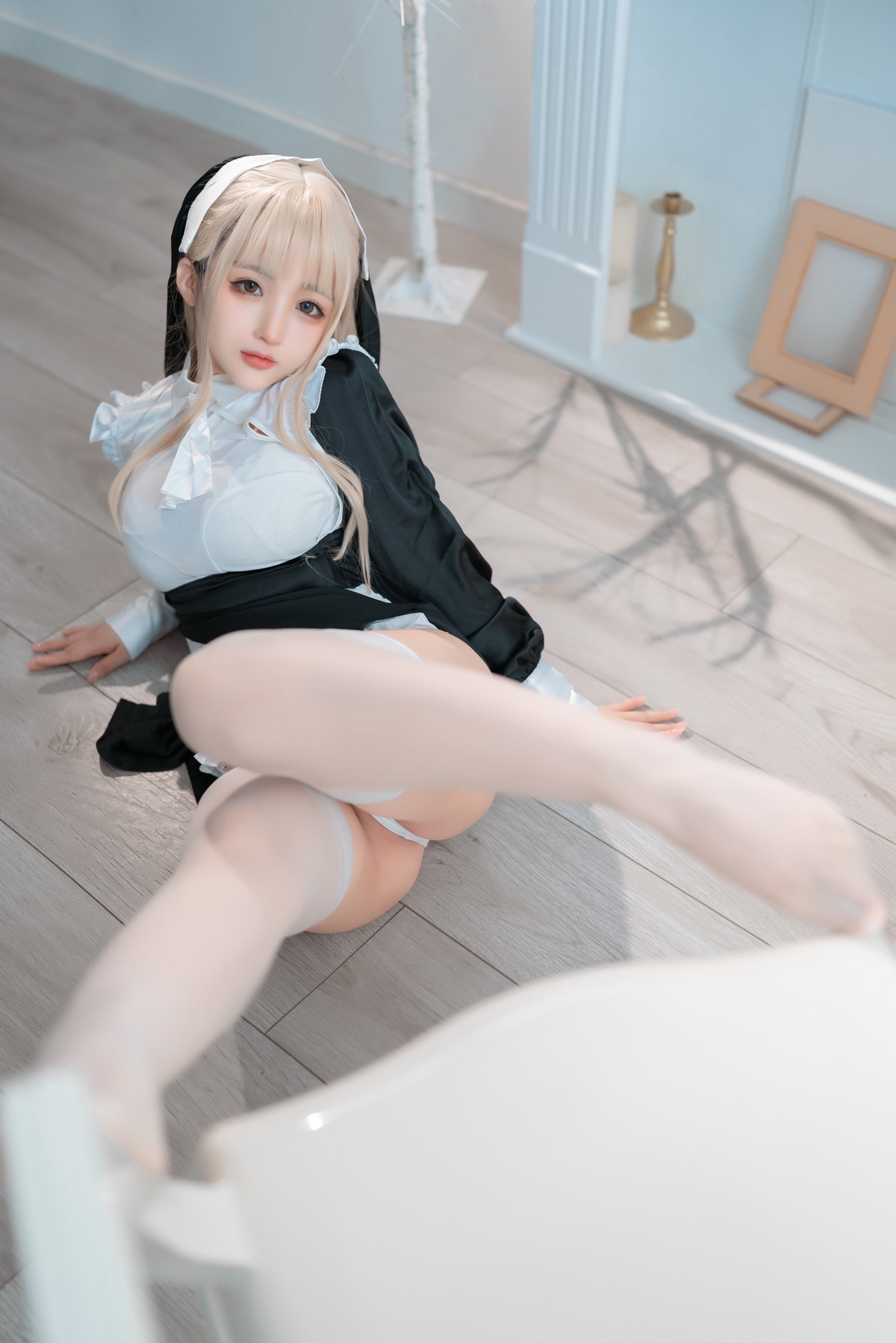 Xgyw.Net_网络美女桜井宁宁修女主题性感白色高叉连体衣配白色蕾丝吊袜秀美腿诱惑写真41P