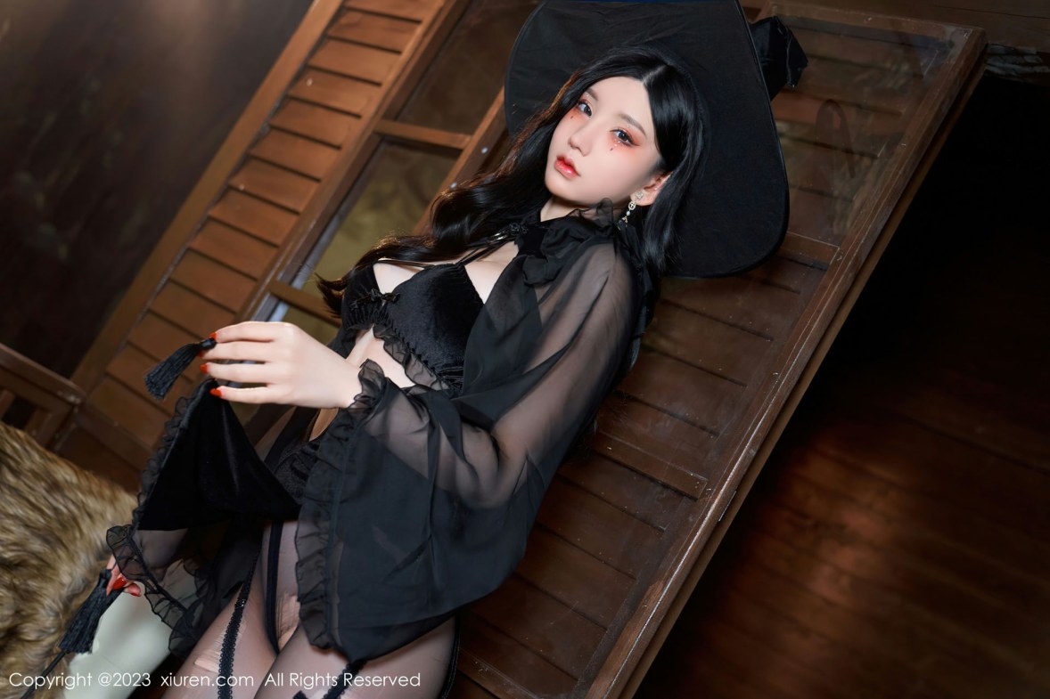 Xgyw.Net_XiuRen第6362期_女神周于希Sally女巫的救赎主题半脱露豪乳遮点惹火诱惑写真71P