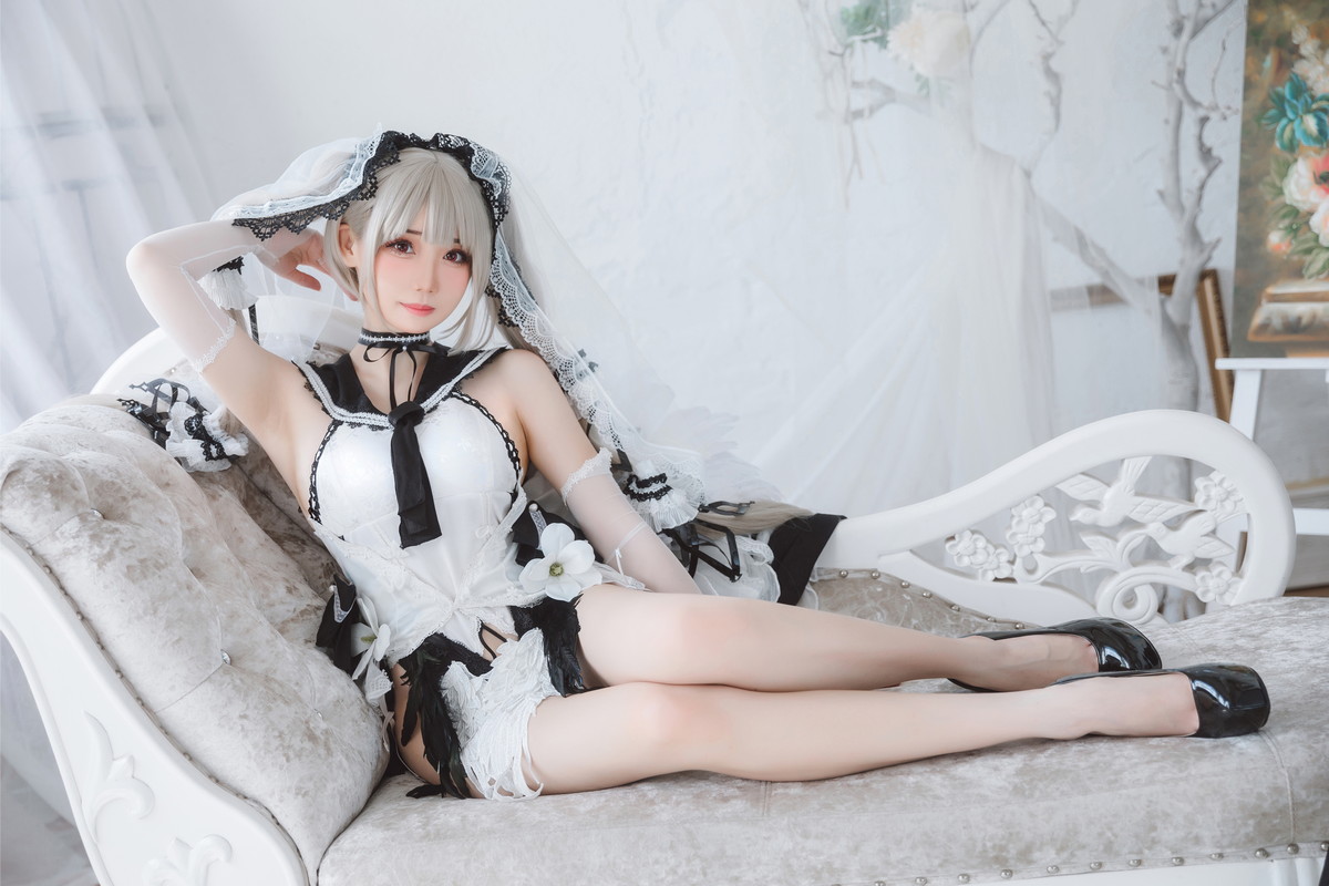 Xgyw.Net_网络美女焖焖碳可畏礼服主题私房性感白色礼服秀白嫩肌肤修长美腿诱惑写真33P