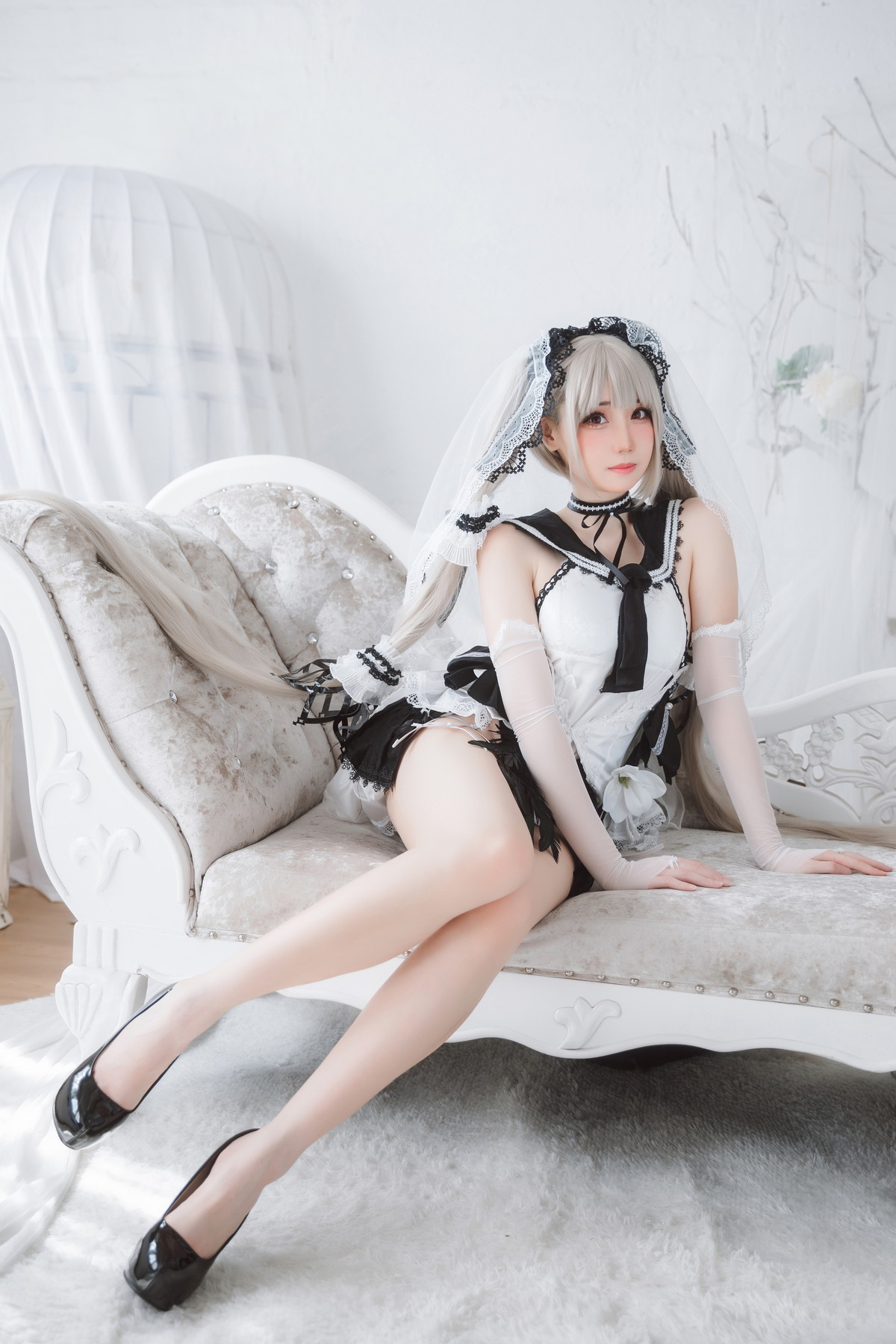 Xgyw.Net_网络美女焖焖碳可畏礼服主题私房性感白色礼服秀白嫩肌肤修长美腿诱惑写真33P