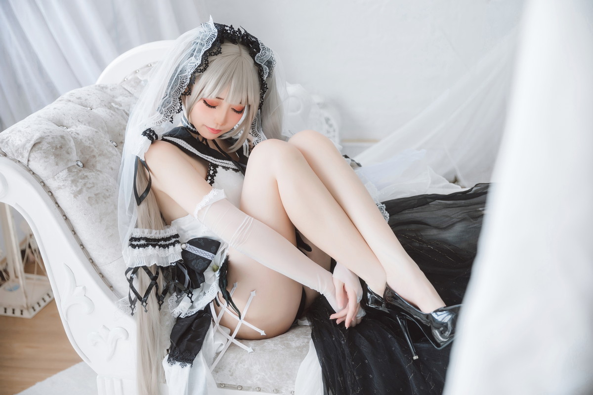 Xgyw.Net_网络美女焖焖碳可畏礼服主题私房性感白色礼服秀白嫩肌肤修长美腿诱惑写真33P
