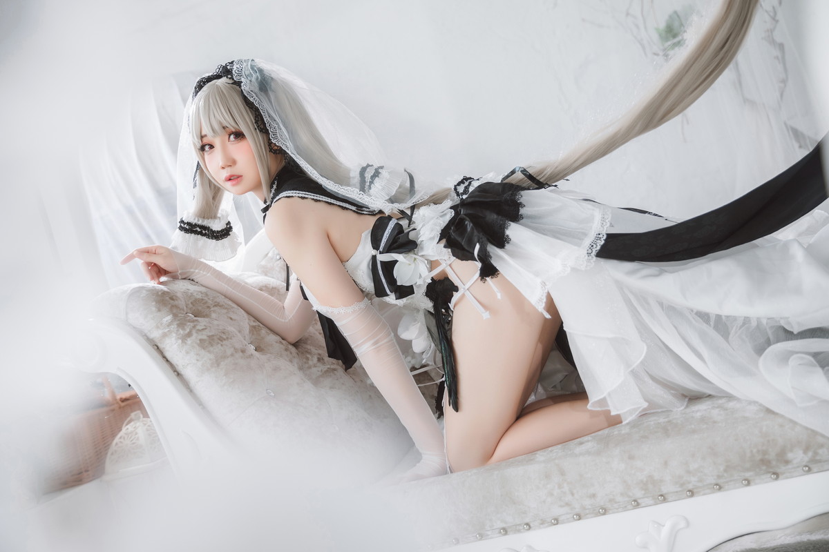 Xgyw.Net_网络美女焖焖碳可畏礼服主题私房性感白色礼服秀白嫩肌肤修长美腿诱惑写真33P