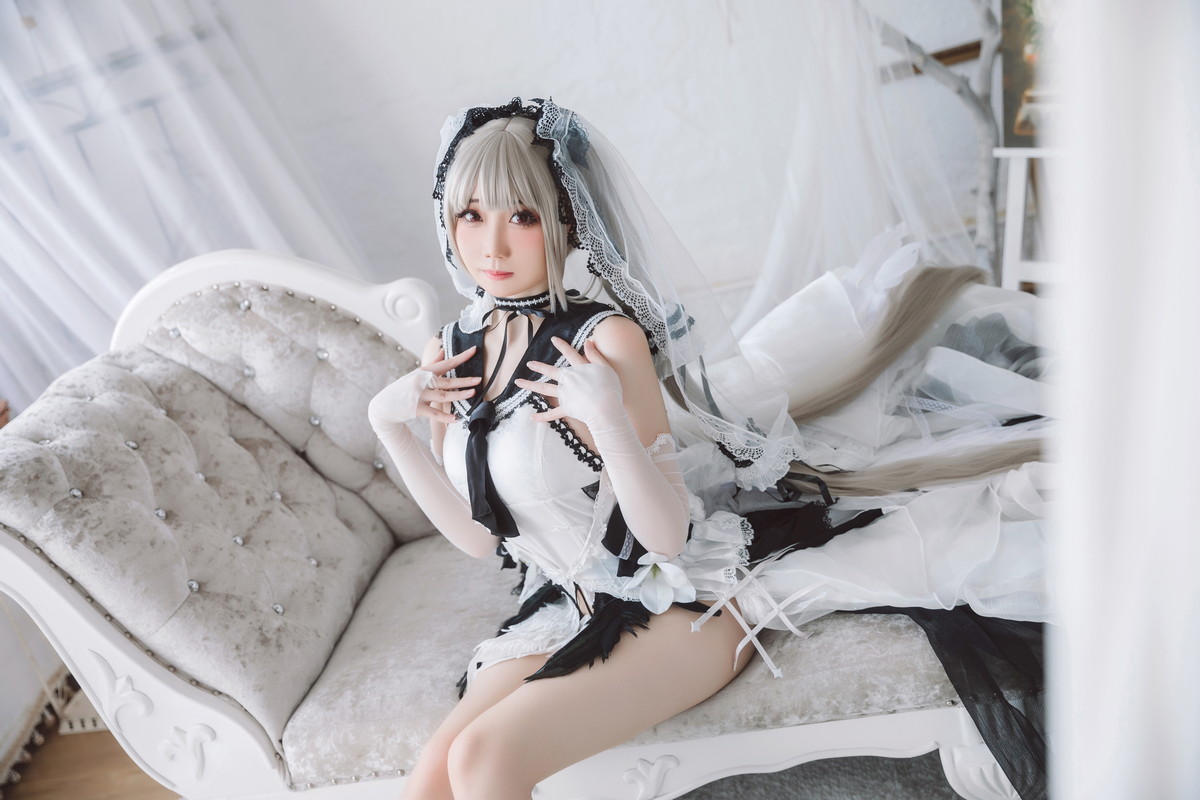 Xgyw.Net_网络美女焖焖碳可畏礼服主题私房性感白色礼服秀白嫩肌肤修长美腿诱惑写真33P