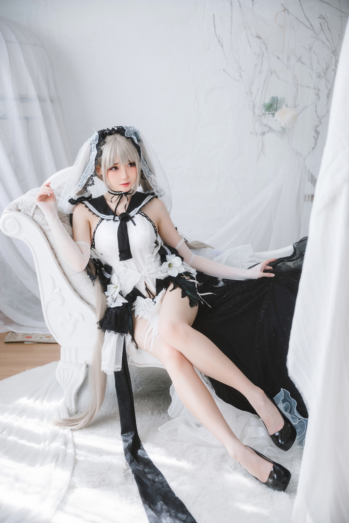 Xgyw.Net_网络美女焖焖碳可畏礼服主题私房性感白色礼服秀白嫩肌肤修长美腿诱惑写真33P
