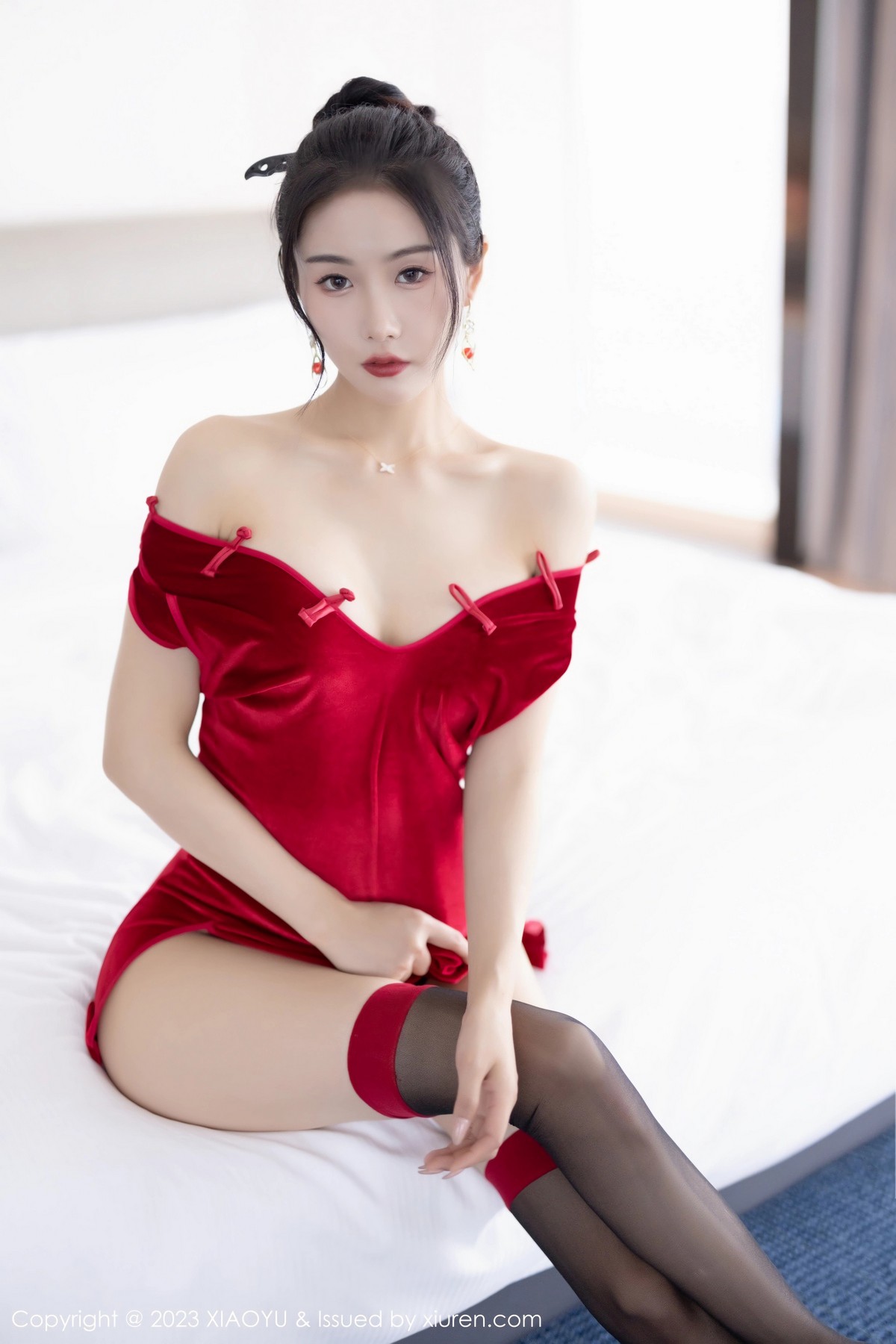 Xgyw.Net_[XiaoYu画语界]Vol.980_模特苏苏阿红色短旗袍露黑色连体内衣秀曼妙绝美身姿诱惑写真84P