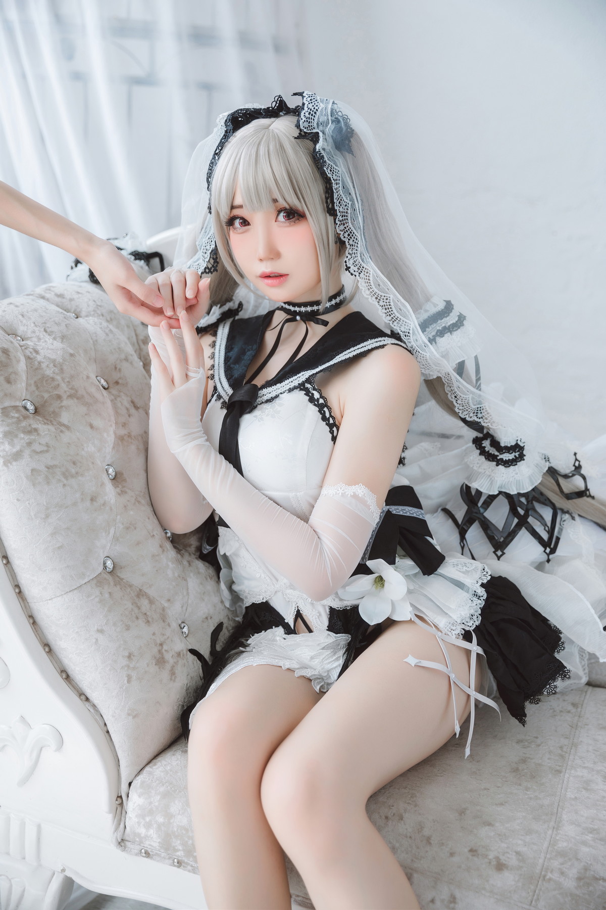 Xgyw.Net_网络美女焖焖碳可畏礼服主题私房性感白色礼服秀白嫩肌肤修长美腿诱惑写真33P