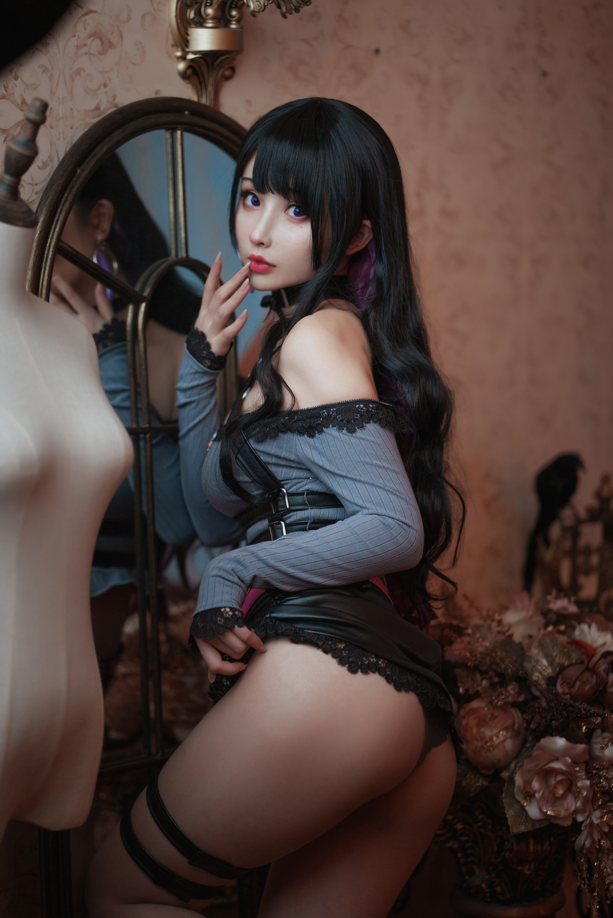 Xgyw.Net_网络美女rioko凉凉子魅魔X恋乃夜舞主题灰色低胸服饰配超薄黑丝秀翘臀诱惑写真40P