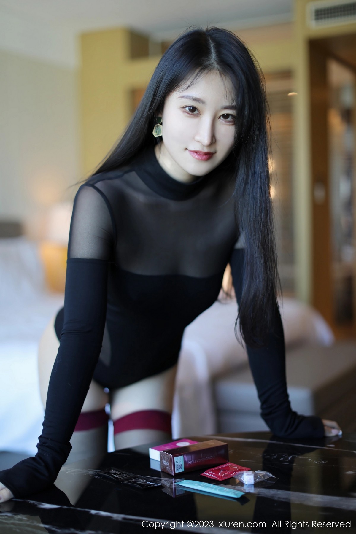 Xgyw.Net_XiuRen第6380期_模特司柠性感黑色轻透高开叉服饰配黑丝袜秀曼妙身姿诱惑写真79P