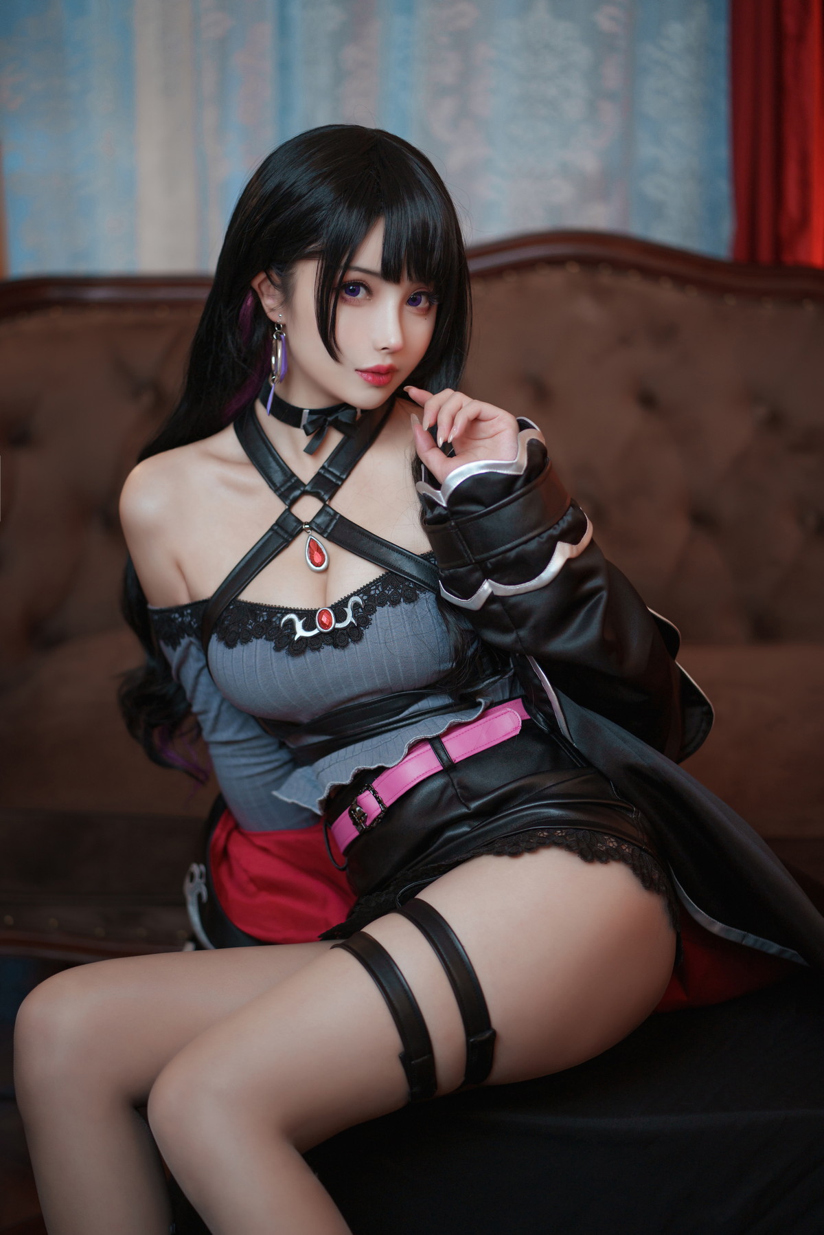 Xgyw.Net_网络美女rioko凉凉子魅魔X恋乃夜舞主题灰色低胸服饰配超薄黑丝秀翘臀诱惑写真40P