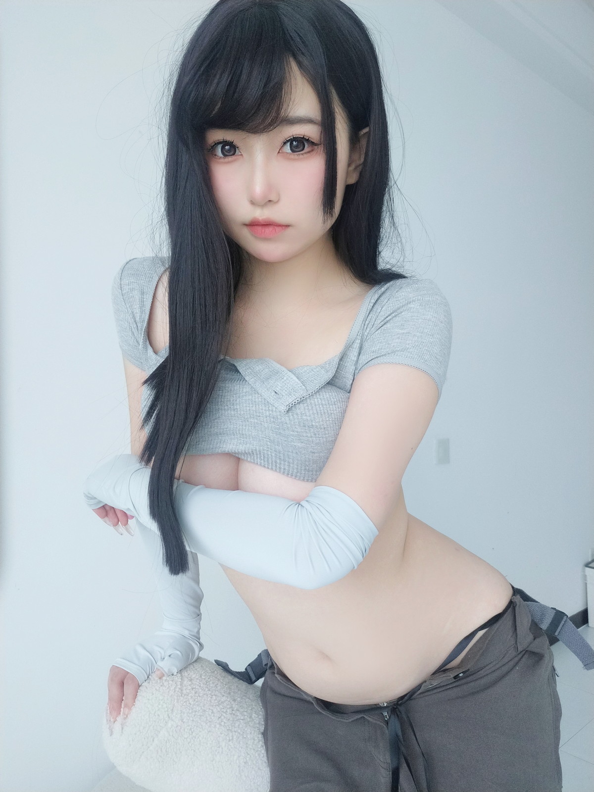 Xgyw.Net_Coser妹子女主K喜欢这样的K吗主题灰色半截上衣配宽松短裤秀完美身材诱惑写真46P