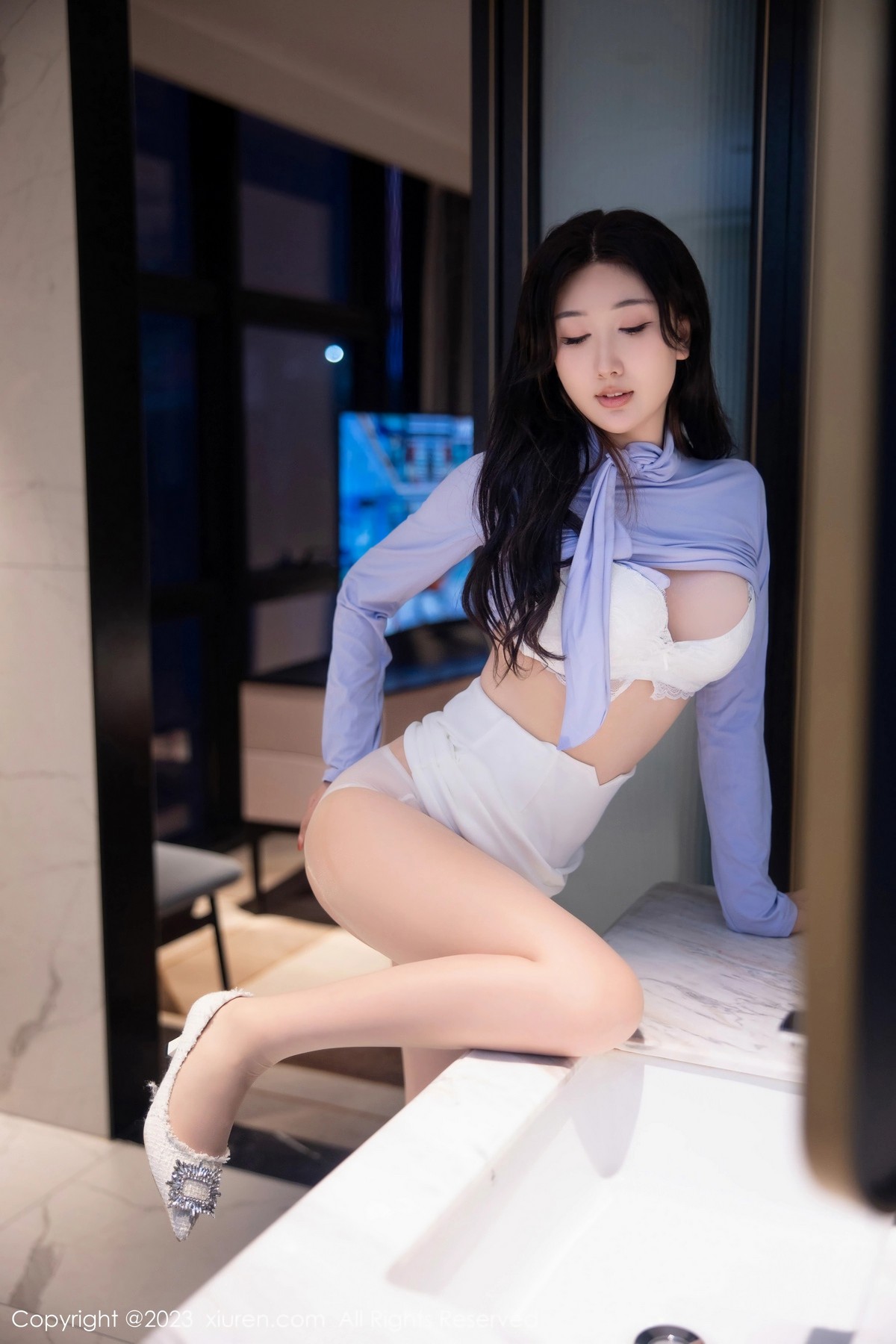 Xgyw.Net_XiuRen第6389期_模特江真真浅紫上衣配白短裙露性感白色蕾丝内衣完美诱惑写真100P