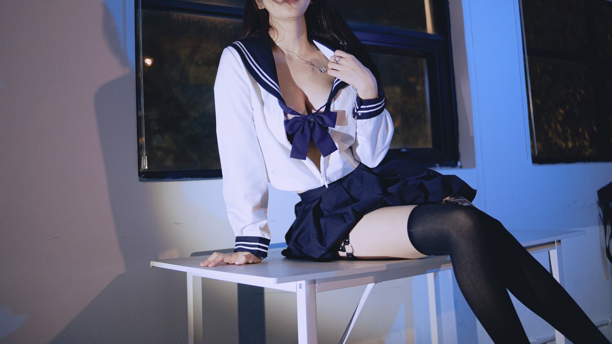 Xgyw.Net_动漫博主Tina很妖孽呀不良JK主题性感JK制服半脱露黑色情趣内衣惹火诱惑写真58P