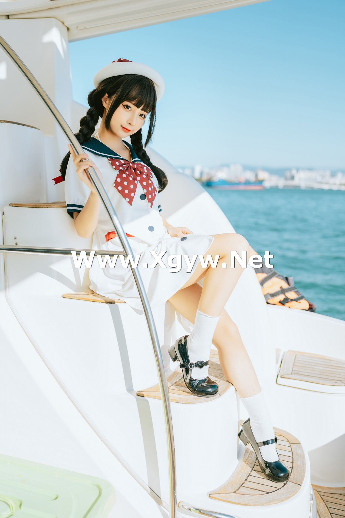 Xgyw.Net_动漫博主蠢沫沫水手日记主题游艇上半脱露性感白色三点式内衣秀惹火身材诱惑写真127P
