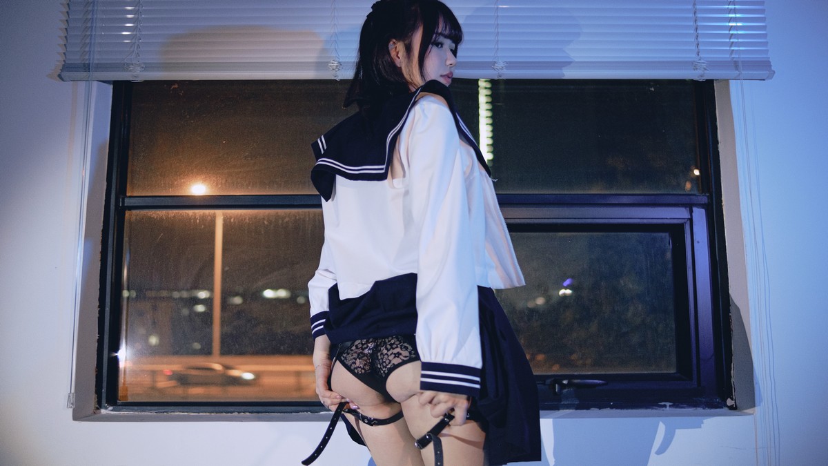 Xgyw.Net_动漫博主Tina很妖孽呀不良JK主题性感JK制服半脱露黑色情趣内衣惹火诱惑写真58P