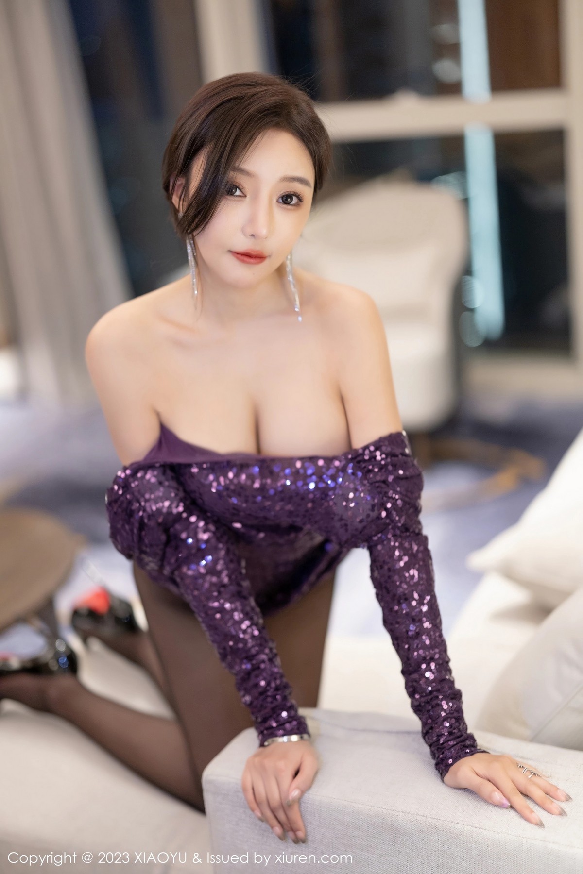 Xgyw.Net_[XiaoYu画语界]Vol.982_女神王馨瑶yanni性感紫色礼裙配超薄无内黑丝秀完美身材诱惑写真82P