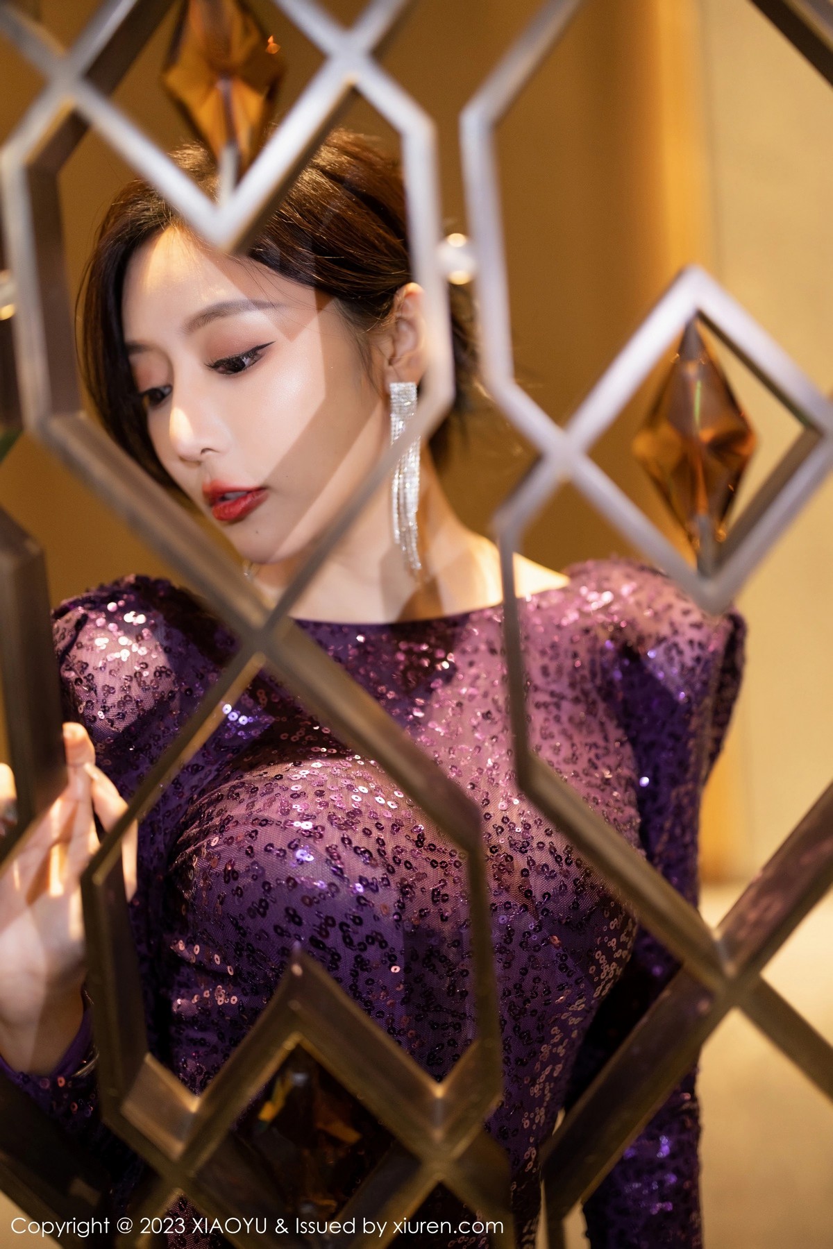 Xgyw.Net_[XiaoYu画语界]Vol.982_女神王馨瑶yanni性感紫色礼裙配超薄无内黑丝秀完美身材诱惑写真82P