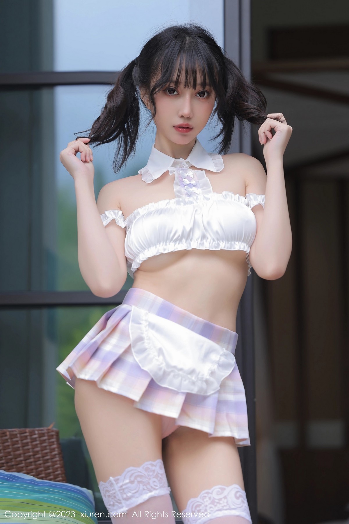 Xgyw.Net_XiuRen第6392期_模特玥儿玥er万宁旅拍脱性感格子短裙露粉色内裤迷人诱惑写真52P