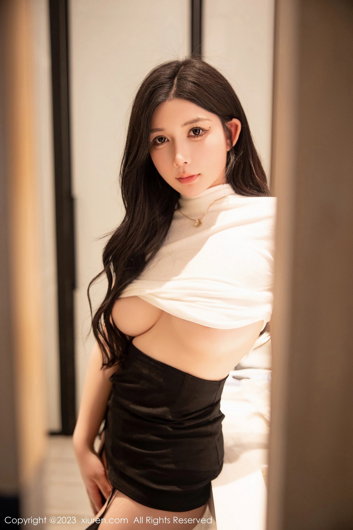 Xgyw.Net_XiuRen第6394期_模特林珊珊白色轻透上衣配黑短裙魅惑黑丝秀曼妙身姿迷人写真103P