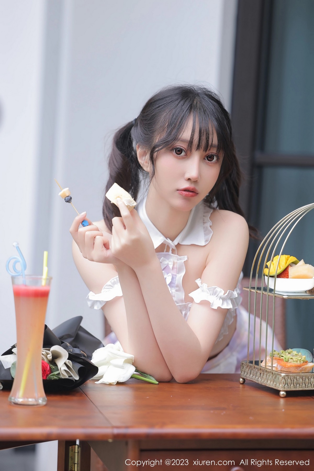 Xgyw.Net_XiuRen第6392期_模特玥儿玥er万宁旅拍脱性感格子短裙露粉色内裤迷人诱惑写真52P