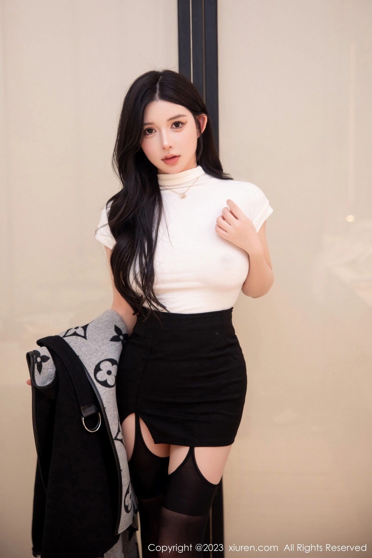 Xgyw.Net_XiuRen第6394期_模特林珊珊白色轻透上衣配黑短裙魅惑黑丝秀曼妙身姿迷人写真103P