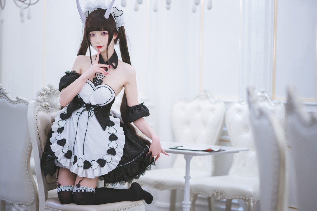Xgyw.Net_动漫博主封疆疆v能代女仆主题私房性感女仆装配黑丝袜秀白嫩肌肤完美诱惑写真36P