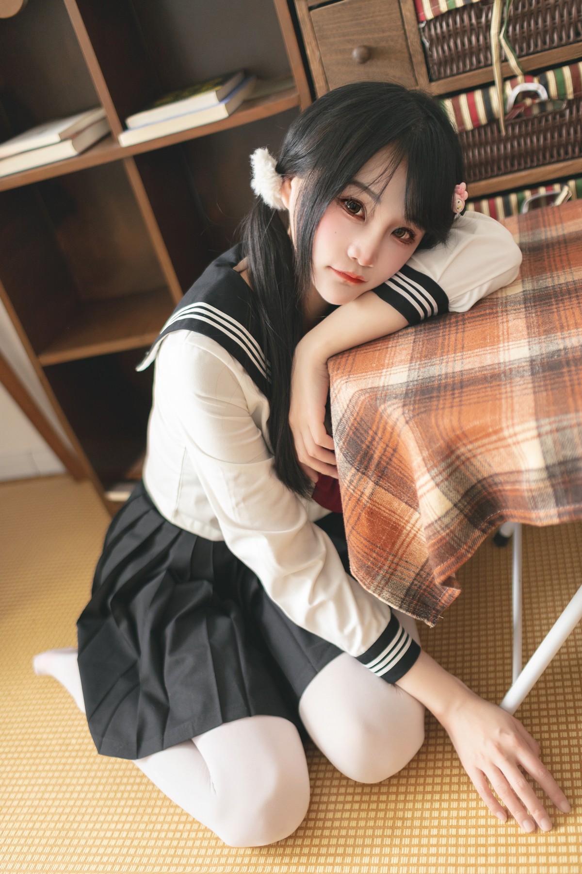 Xgyw.Net_微博妹子嗷呜酱水手服主题双马尾辫妹子性感制服配白丝吊袜秀美腿迷人写真48P