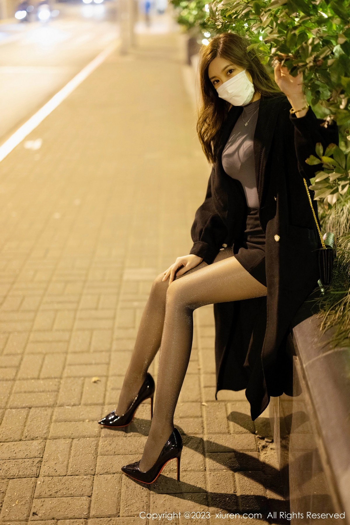Xgyw.Net_XiuRen第6395期_女神绮里嘉ula深灰色收身上衣配黑短裙露性感灰色内衣诱惑写真79P