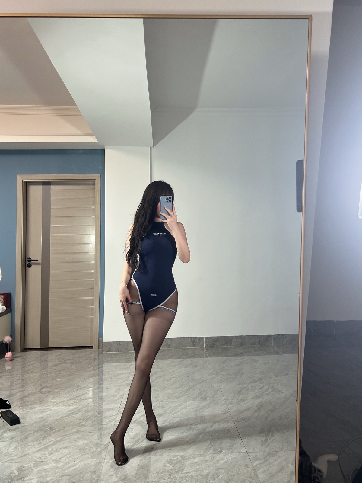 Xgyw.Net_动漫博主Tina很妖孽呀一起运动主题性感高叉连体运动衣配超薄黑丝诱惑写真42P