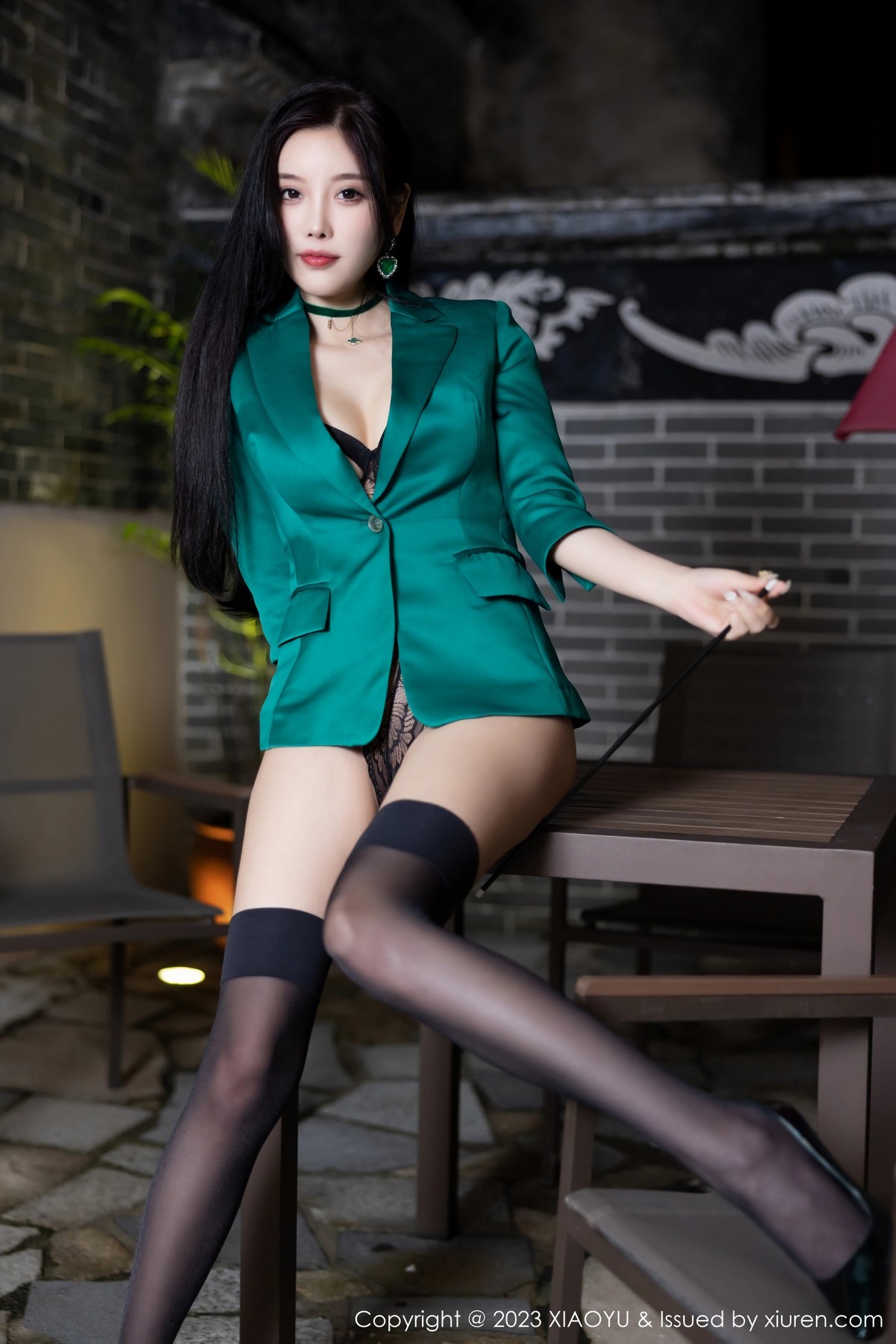 Xgyw.Net_[XiaoYu画语界]Vol.983_女神杨晨晨Yome脱墨绿色上衣露黑色蕾丝情趣内衣极致诱惑写真84P
