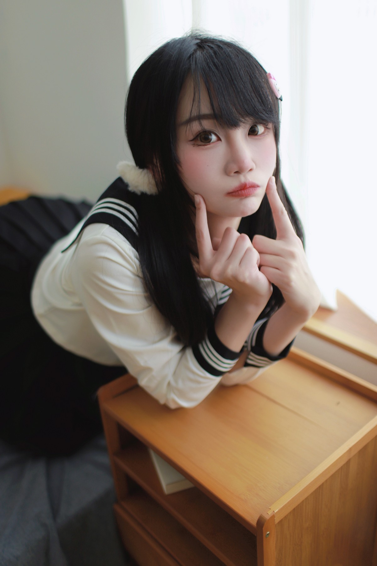Xgyw.Net_微博妹子嗷呜酱水手服主题双马尾辫妹子性感制服配白丝吊袜秀美腿迷人写真48P