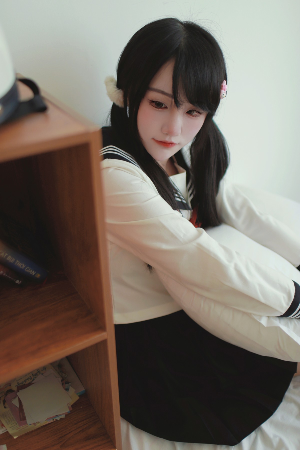 Xgyw.Net_微博妹子嗷呜酱水手服主题双马尾辫妹子性感制服配白丝吊袜秀美腿迷人写真48P