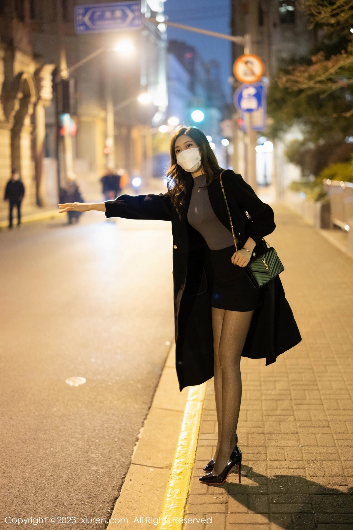 Xgyw.Net_XiuRen第6395期_女神绮里嘉ula深灰色收身上衣配黑短裙露性感灰色内衣诱惑写真79P