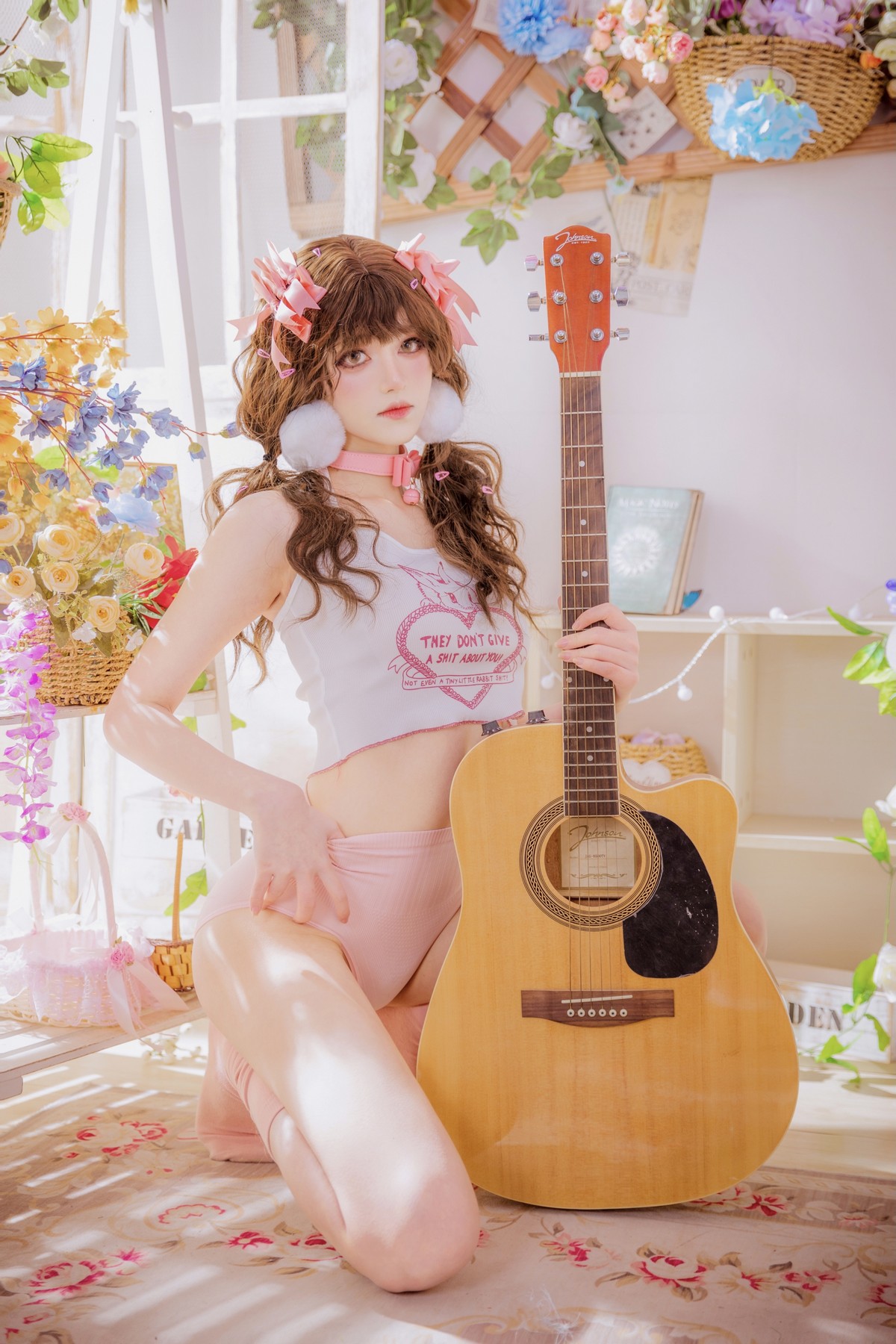 Xgyw.Net_动漫博主南桃Momoko少女吉他与蝴蝶结主题性感红色上衣配红色短裤诱惑写真28P