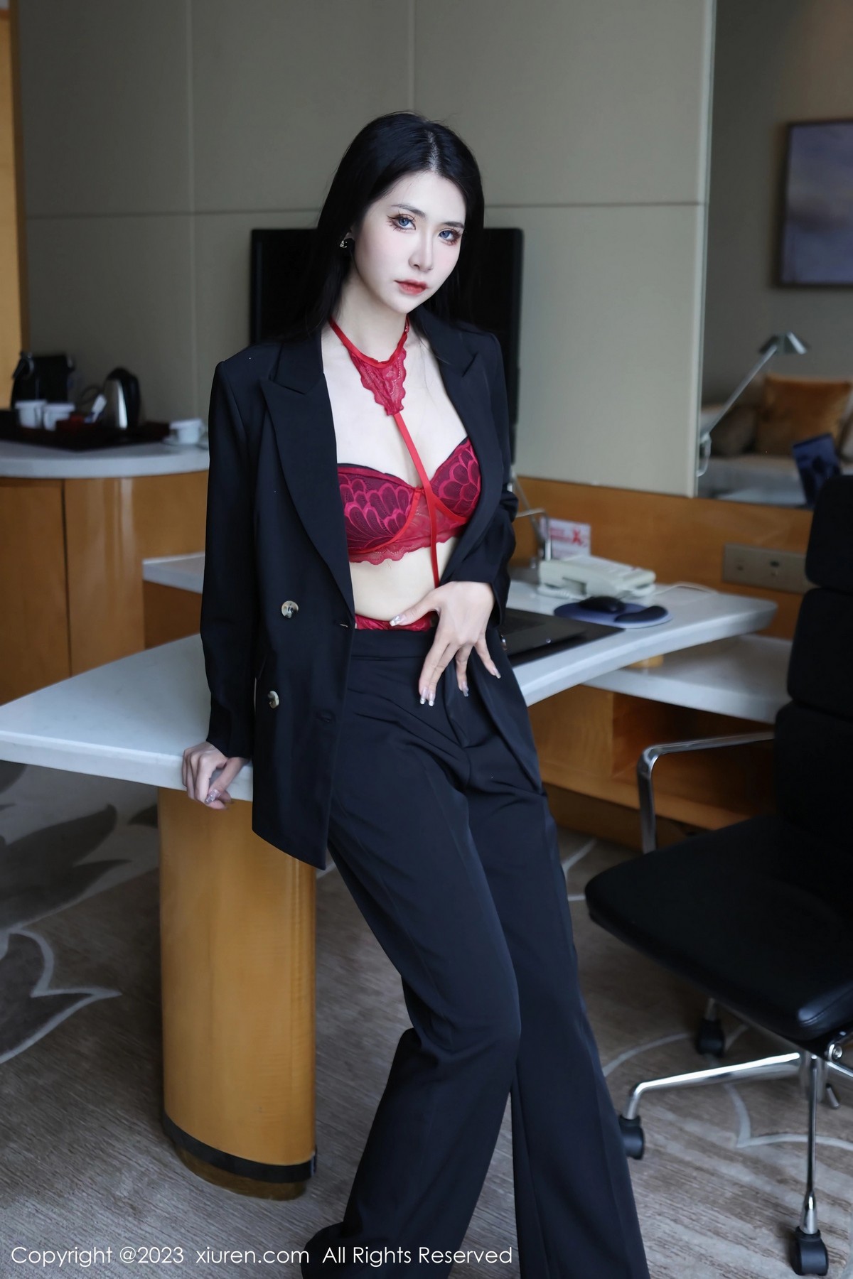 Xgyw.Net_XiuRen第6402期_新人依娜Yina脱深色西服露红色蕾丝内衣秀曼妙身姿诱惑写真112P