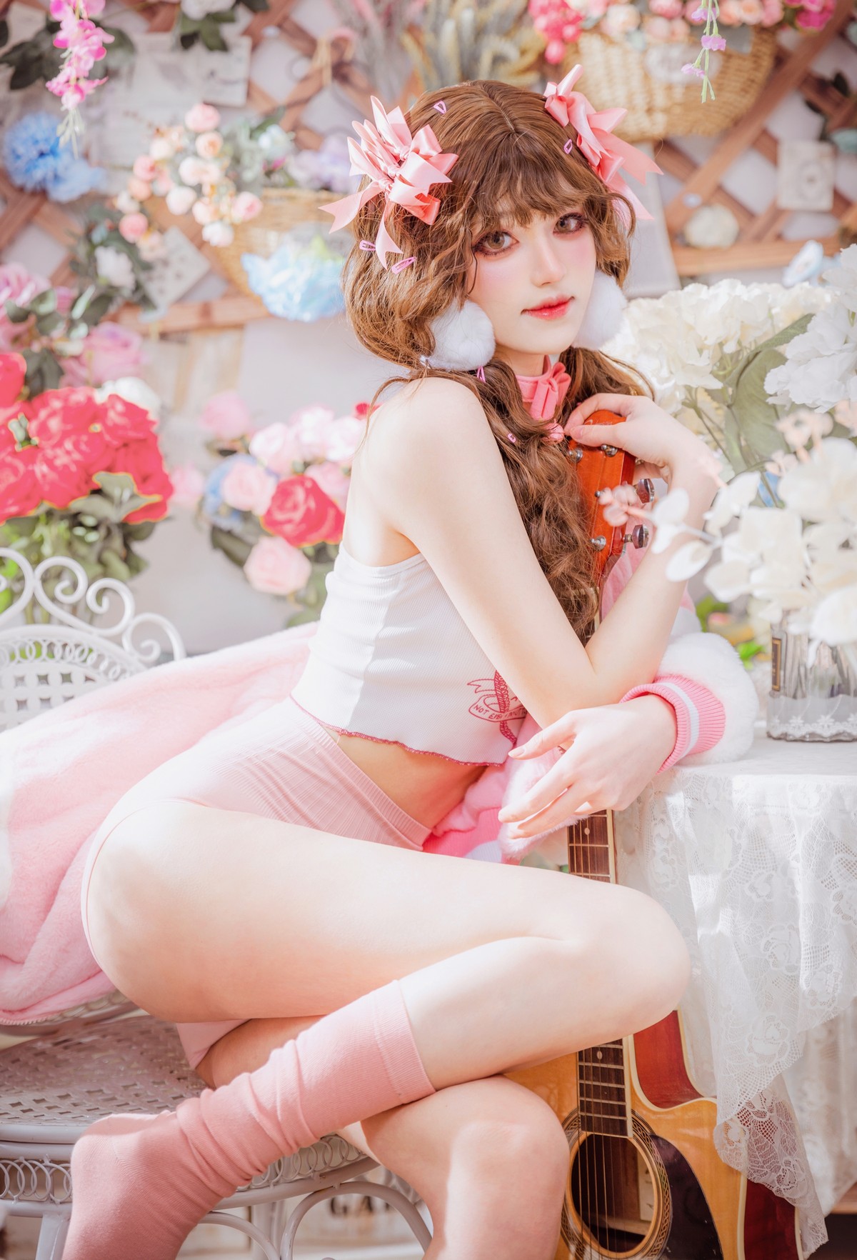 Xgyw.Net_动漫博主南桃Momoko少女吉他与蝴蝶结主题性感红色上衣配红色短裤诱惑写真28P