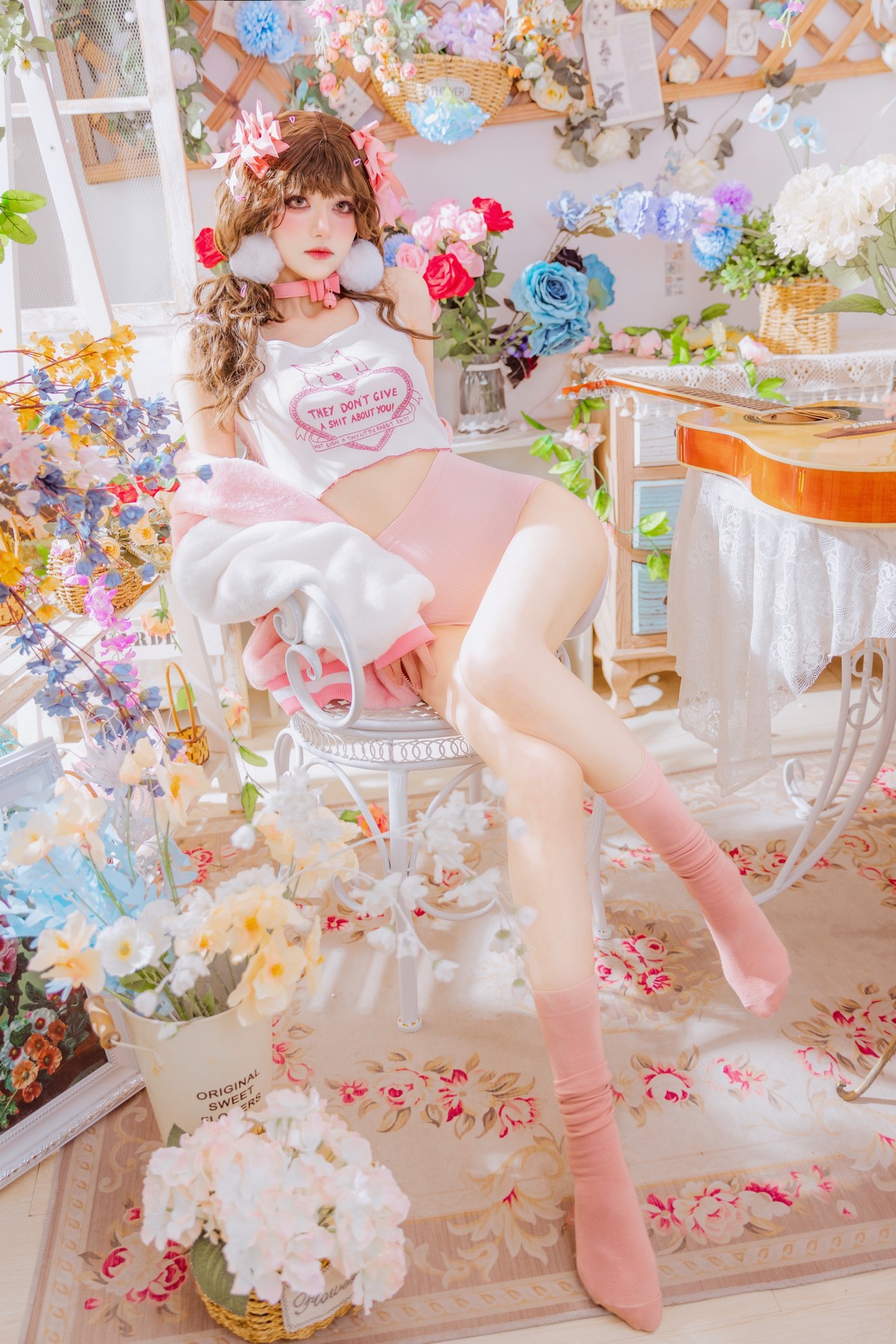 Xgyw.Net_动漫博主南桃Momoko少女吉他与蝴蝶结主题性感红色上衣配红色短裤诱惑写真28P