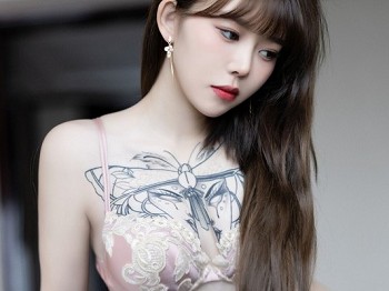 [XiaoYu画语界]Vol.985_车模奶瓶性感白色图案连衣长裙配开档肉丝露浅色内衣骚扰写真84P