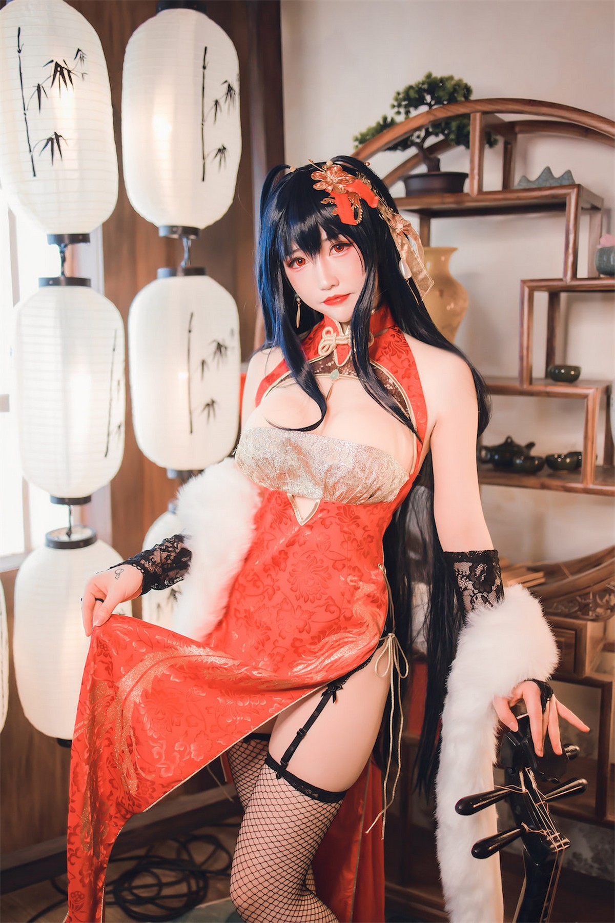 Xgyw.Net_网络美女Coser衣衣碧蓝航线大凤旗袍主题性感红色露胸旗袍配黑丝网袜诱惑写真35P