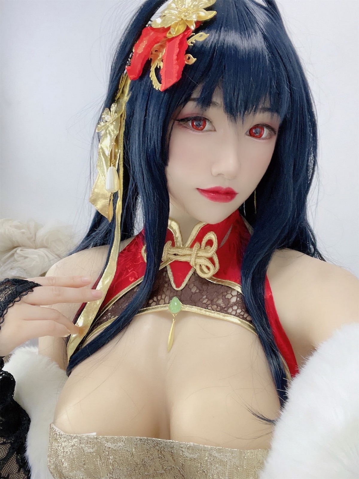 Xgyw.Net_网络美女Coser衣衣碧蓝航线大凤旗袍主题性感红色露胸旗袍配黑丝网袜诱惑写真35P