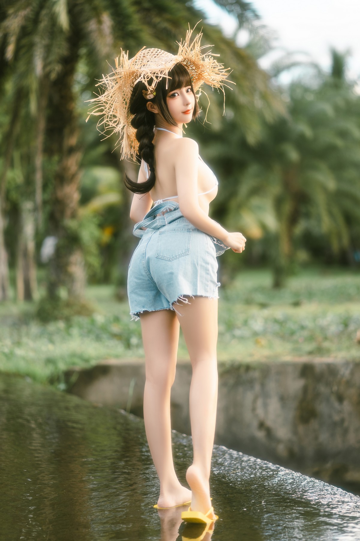 Xgyw.Net_动漫博主蠢沫沫废船记主题户外脱牛仔背带服露三点式内衣秀豪乳遮点诱惑写真116P