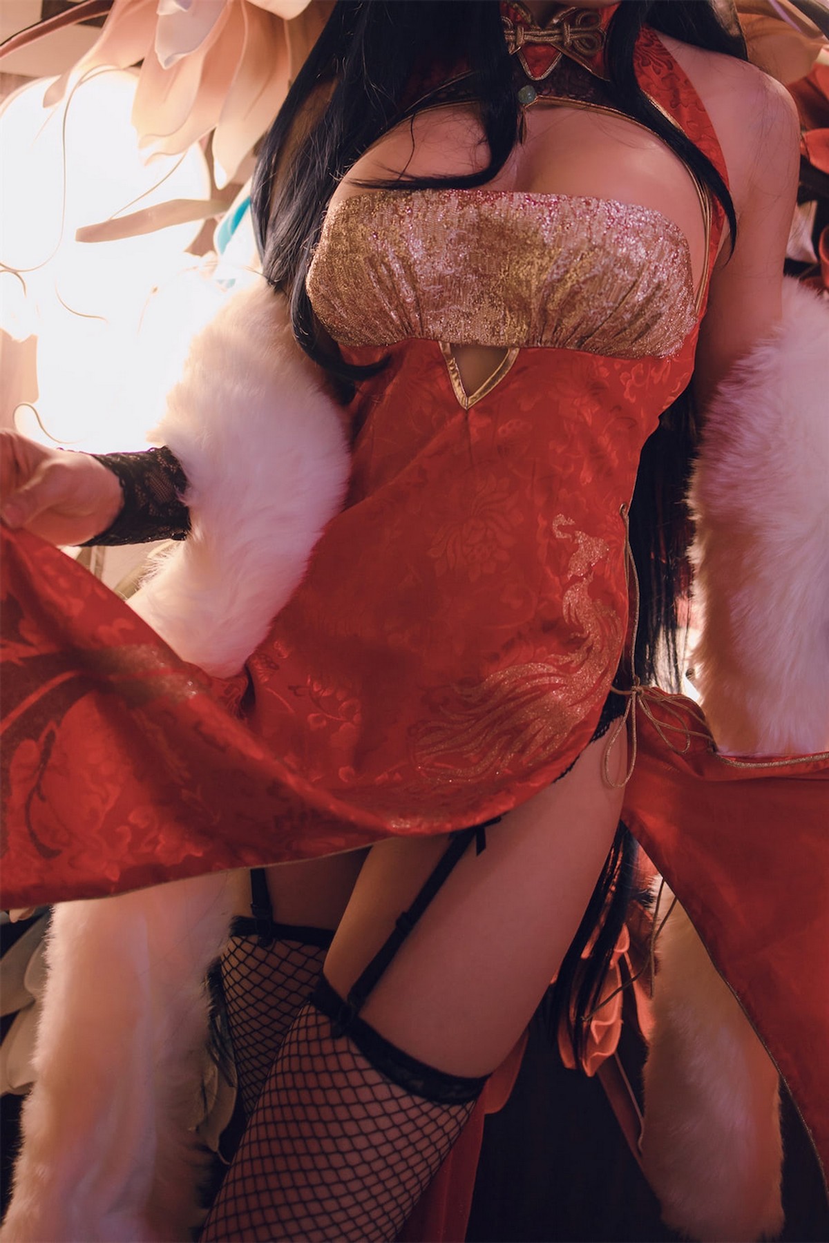 Xgyw.Net_网络美女Coser衣衣碧蓝航线大凤旗袍主题性感红色露胸旗袍配黑丝网袜诱惑写真35P