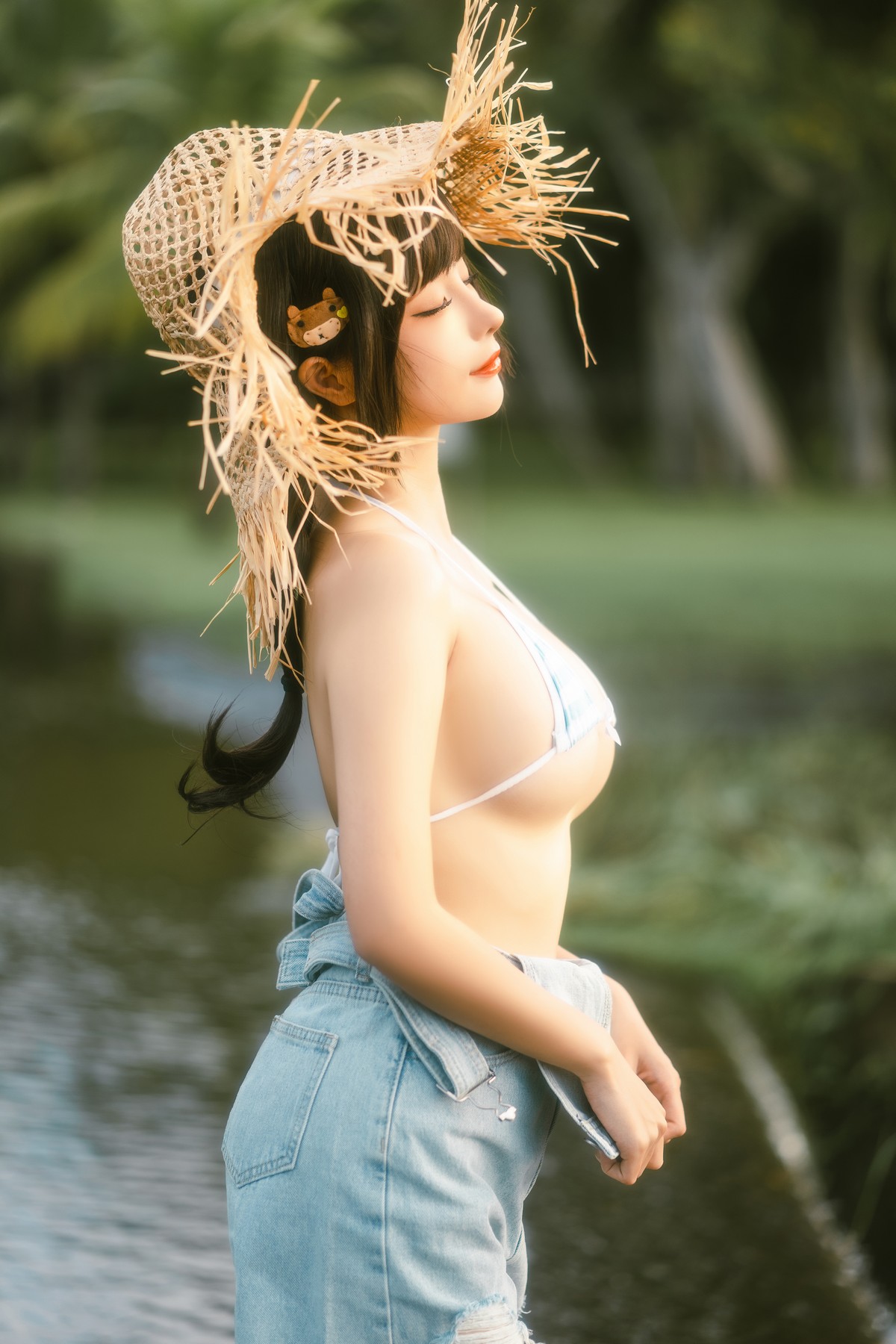 Xgyw.Net_动漫博主蠢沫沫废船记主题户外脱牛仔背带服露三点式内衣秀豪乳遮点诱惑写真116P