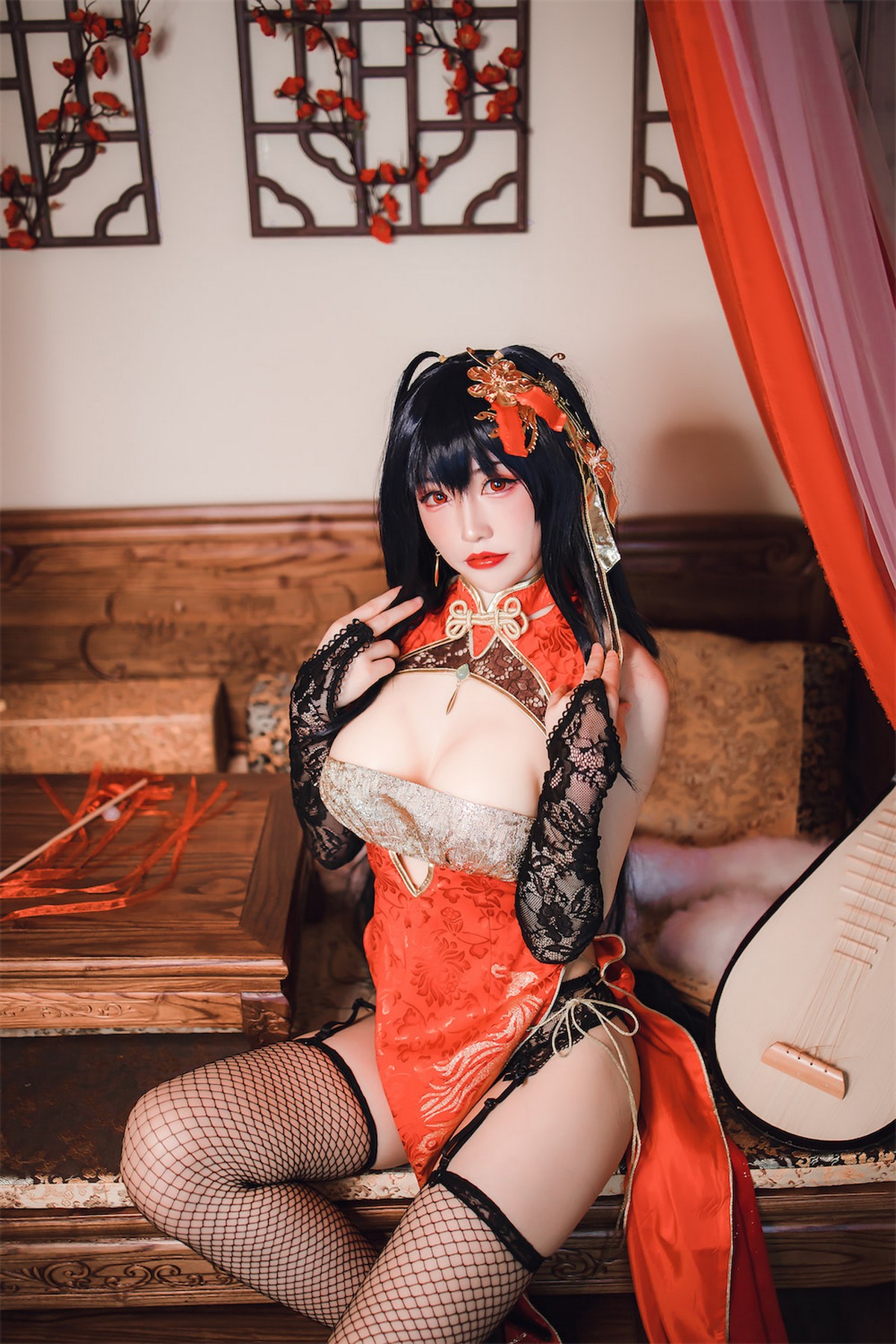 Xgyw.Net_网络美女Coser衣衣碧蓝航线大凤旗袍主题性感红色露胸旗袍配黑丝网袜诱惑写真35P