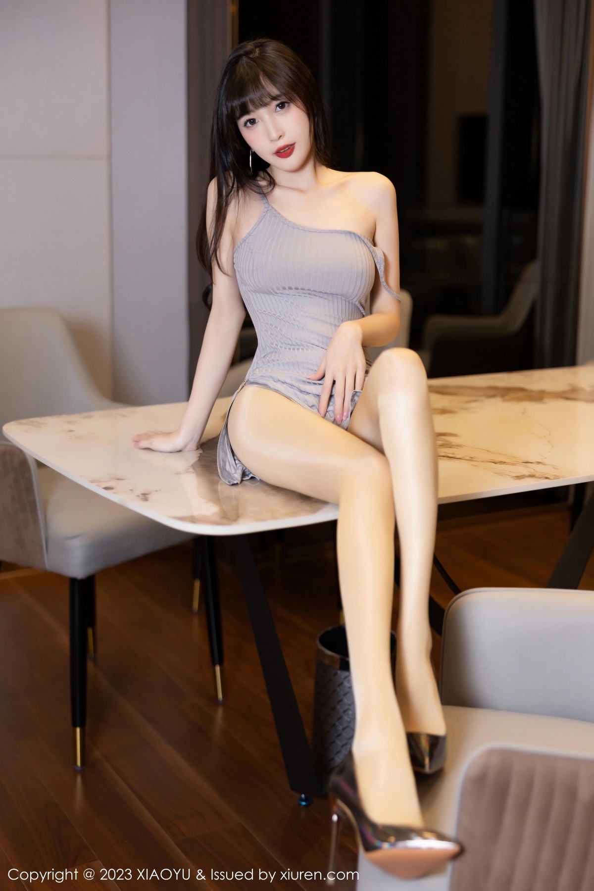 Xgyw.Net_[XiaoYu画语界]Vol.986_模特林星阑性感灰色吊带裙配超薄无内肉丝秀曼妙身姿诱惑写真83P