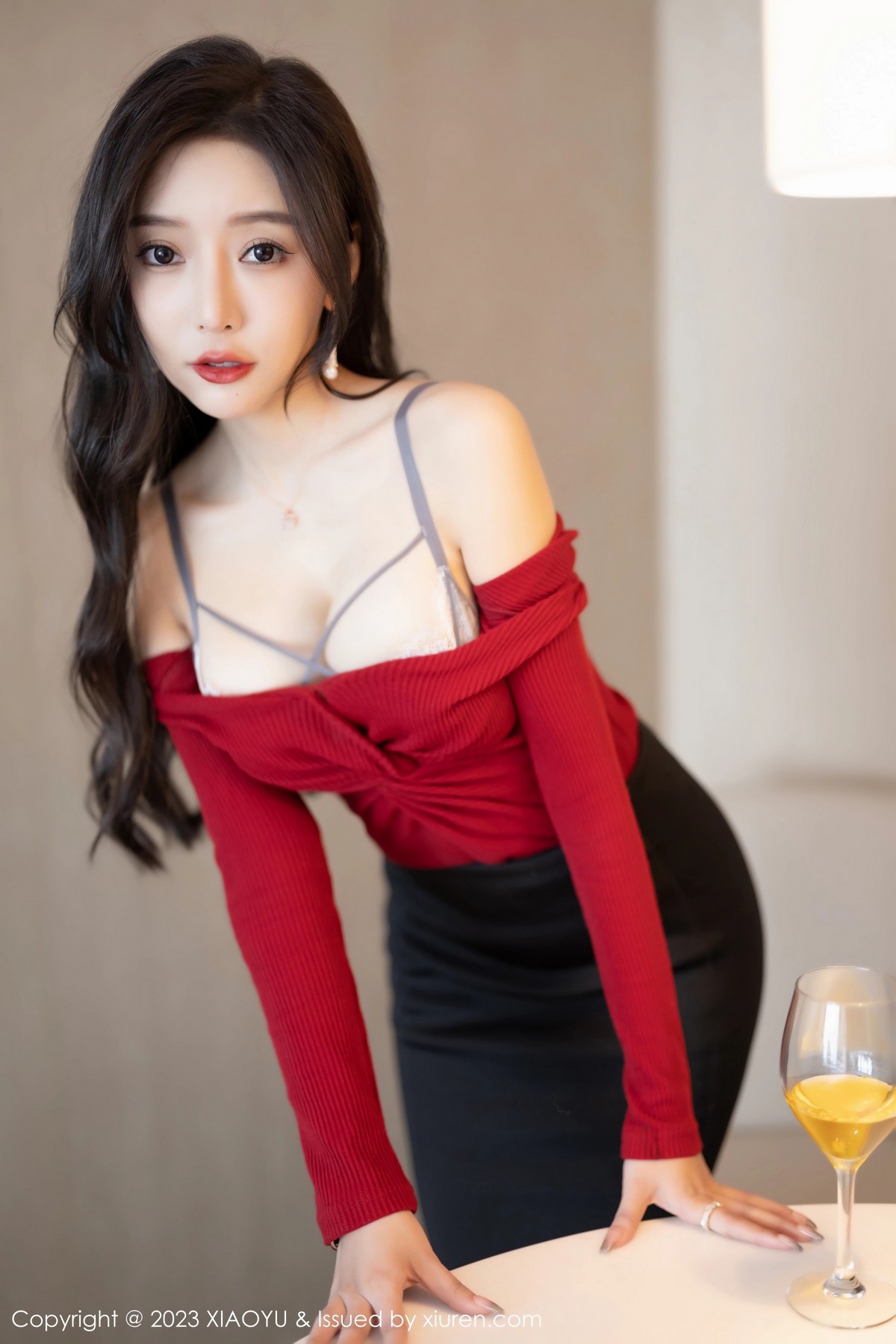 Xgyw.Net_[XiaoYu画语界]Vol.987_女神王馨瑶yanni红色服饰配黑短裙露浅灰蕾丝内衣完美诱惑写真95P