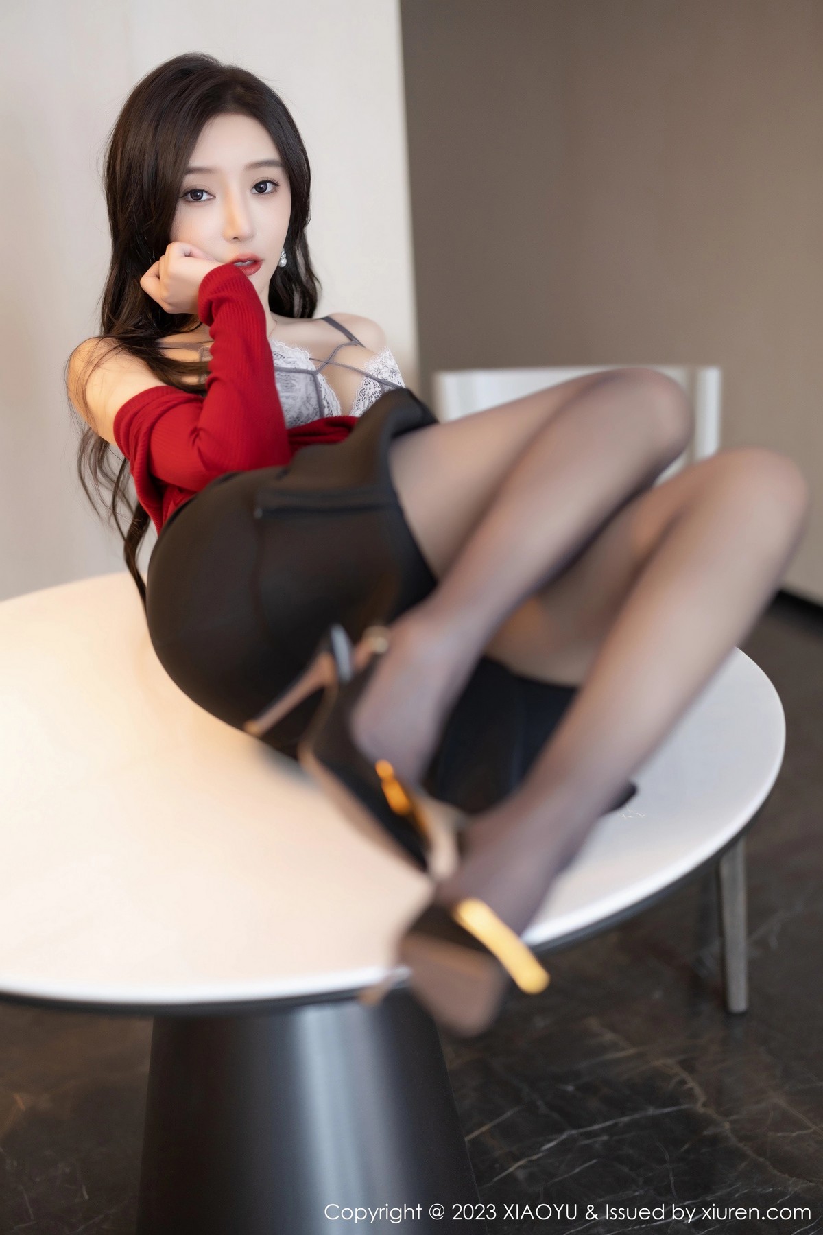 Xgyw.Net_[XiaoYu画语界]Vol.987_女神王馨瑶yanni红色服饰配黑短裙露浅灰蕾丝内衣完美诱惑写真95P